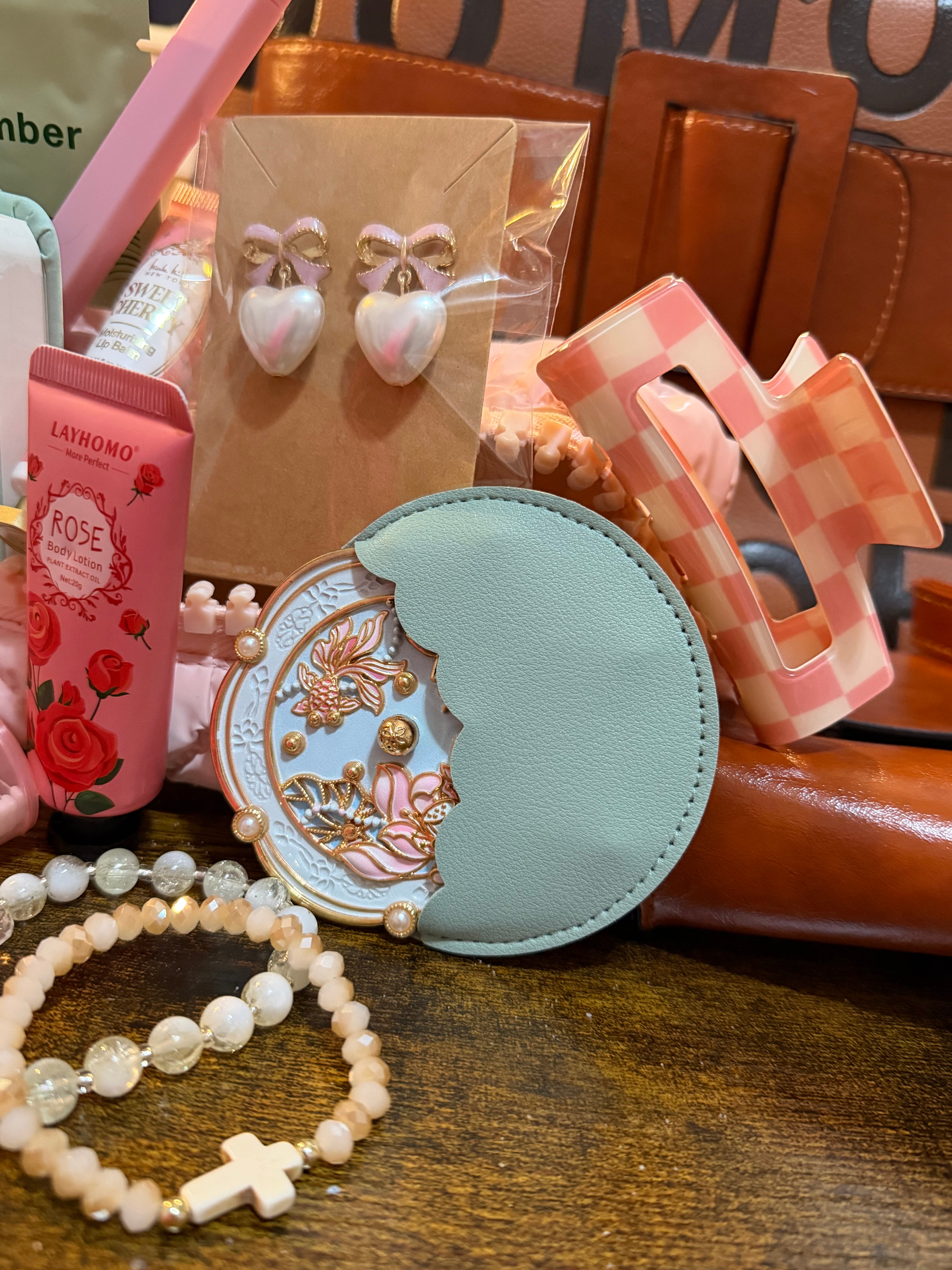 The Handbag Heroine